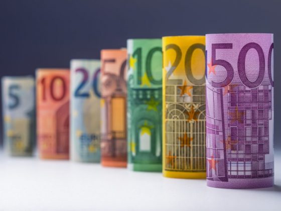 В июне прогнозируется падение евро