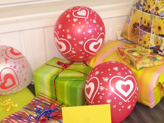 какое количество шариков дарят на день рождения