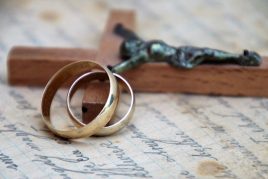 Снится обручальное кольцо — толкование и тайные знаки